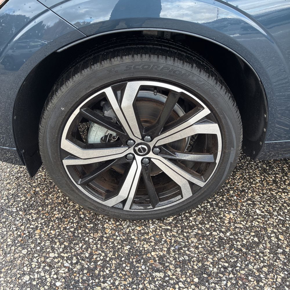 2023 Volvo XC60 B6 - Ultimate
