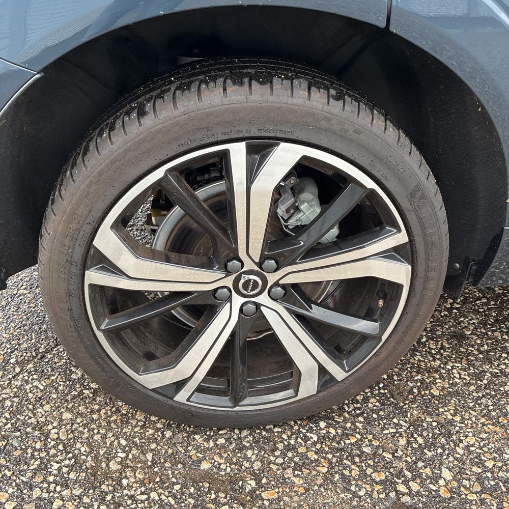 2023 Volvo XC60 B6 - Ultimate