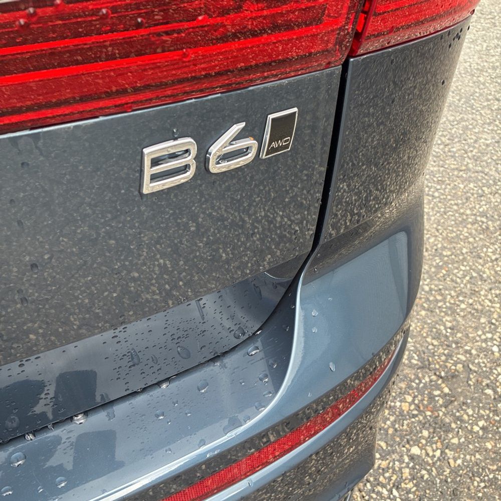 2023 Volvo XC60 B6 - Ultimate