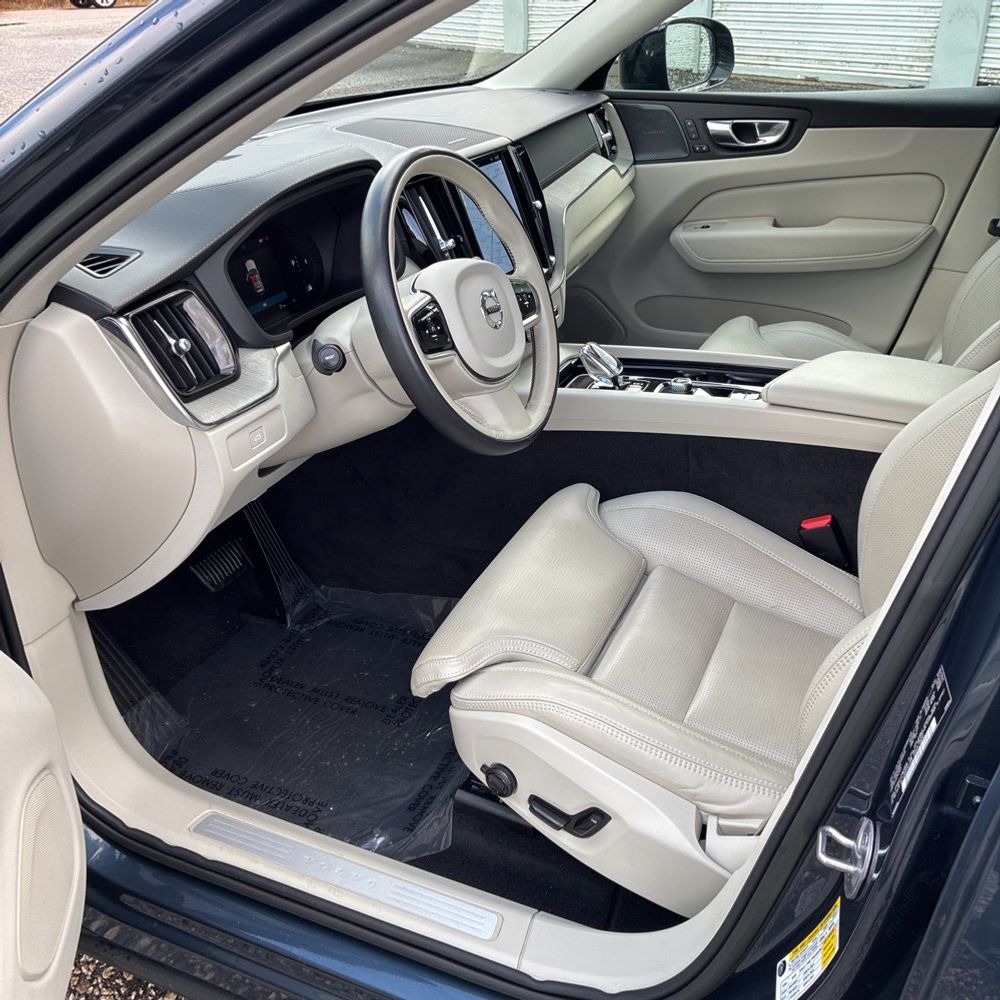 2023 Volvo XC60 B6 - Ultimate