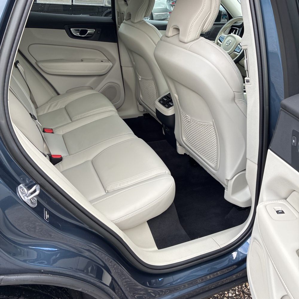 2023 Volvo XC60 B6 - Ultimate