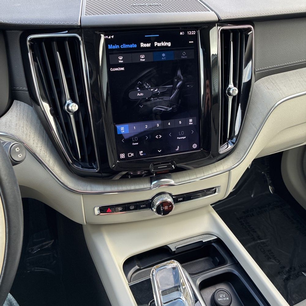 2023 Volvo XC60 B6 - Ultimate