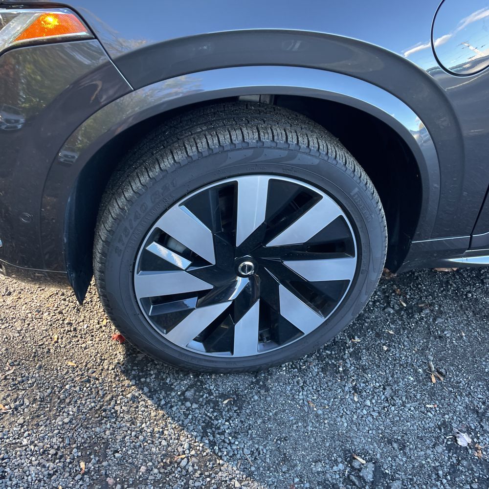 2024 Volvo XC90 T8 - Plus PHEV