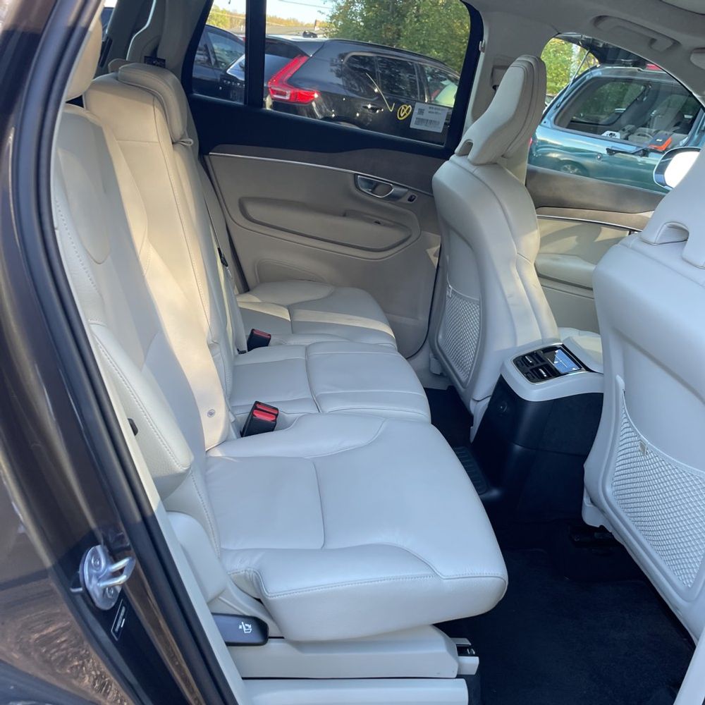 2024 Volvo XC90 T8 - Plus PHEV