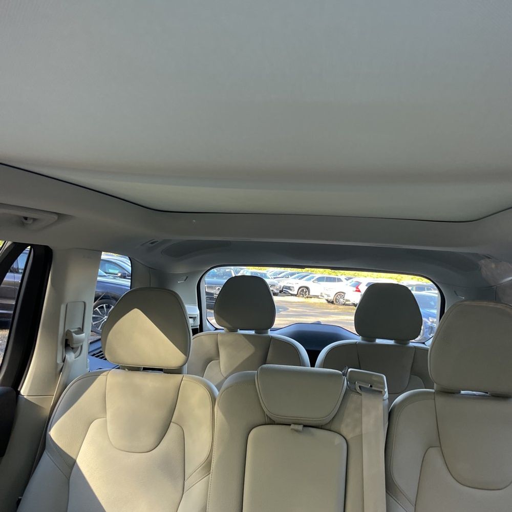 2024 Volvo XC90 T8 - Plus PHEV