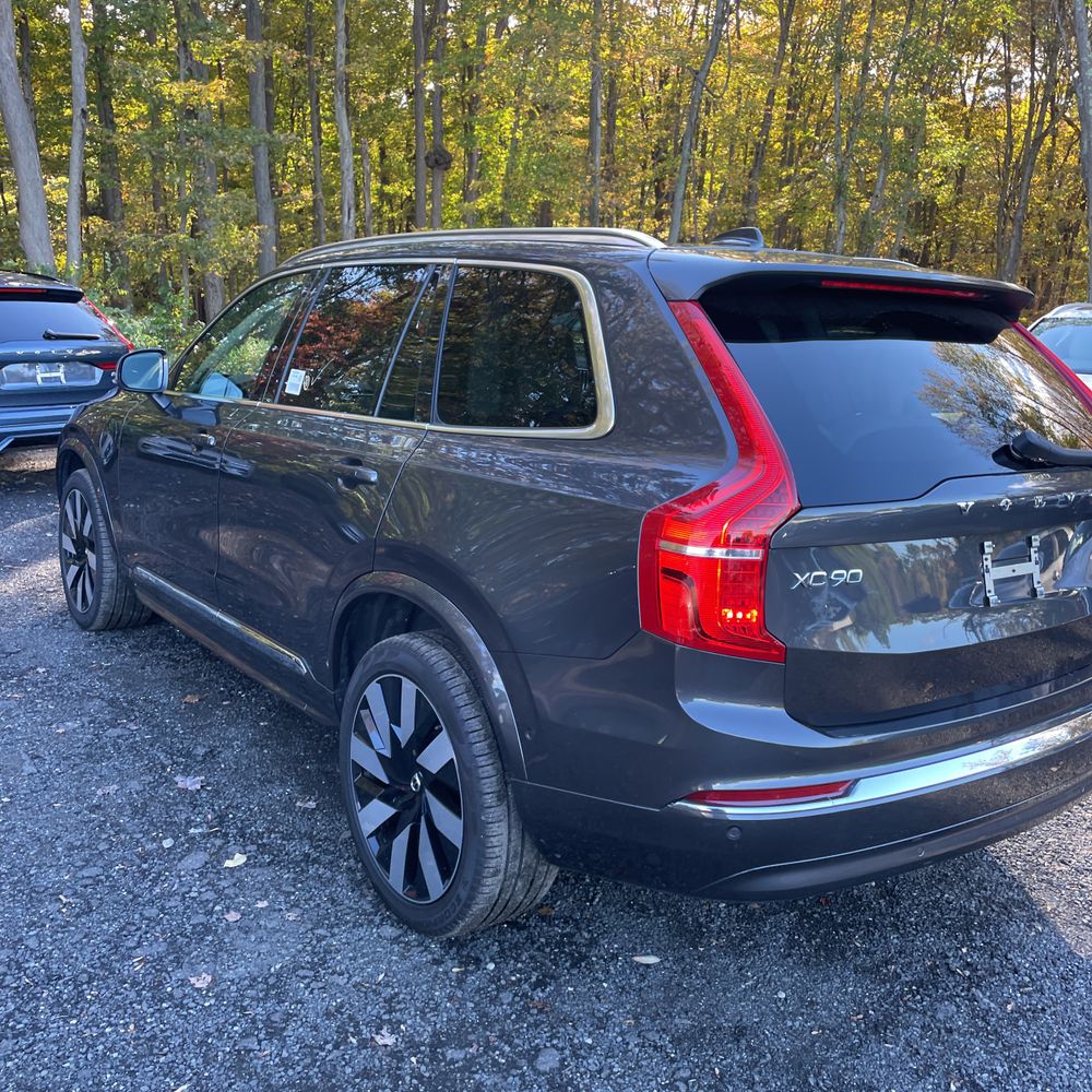 2024 Volvo XC90 T8 - Plus PHEV