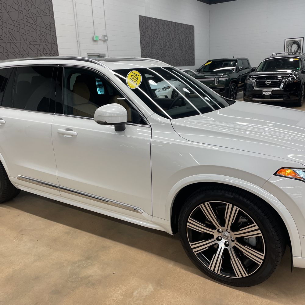 2024 Volvo XC90 T8 - Ultimate PHEV