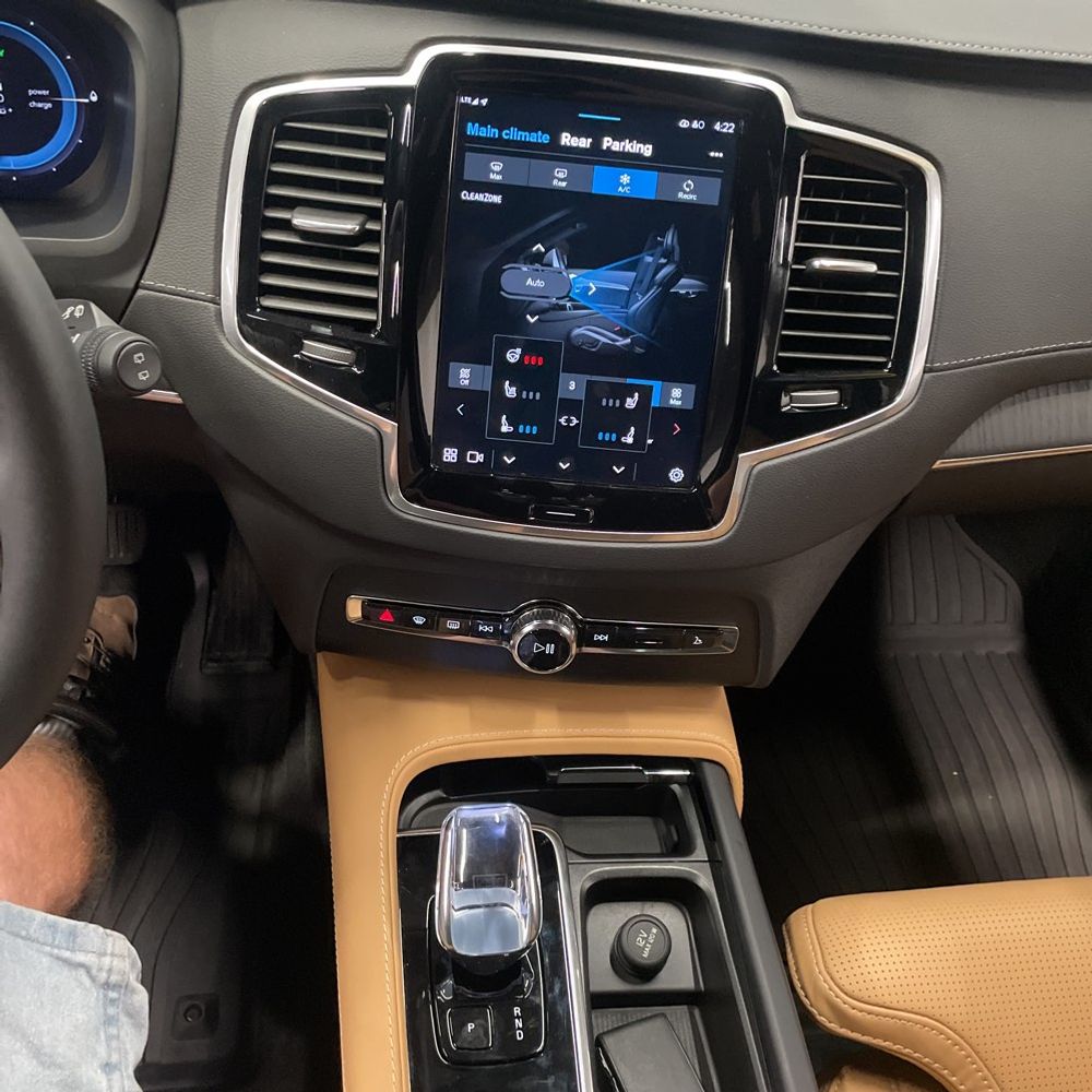 2024 Volvo XC90 T8 - Ultimate PHEV