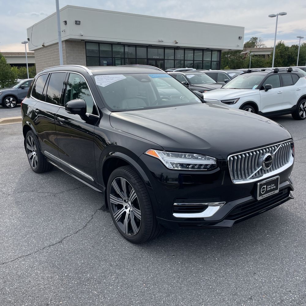 2023 Volvo XC90 T8 - Plus