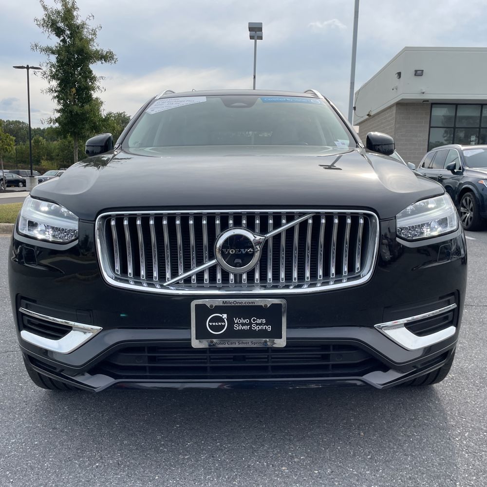 2023 Volvo XC90 T8 - Plus