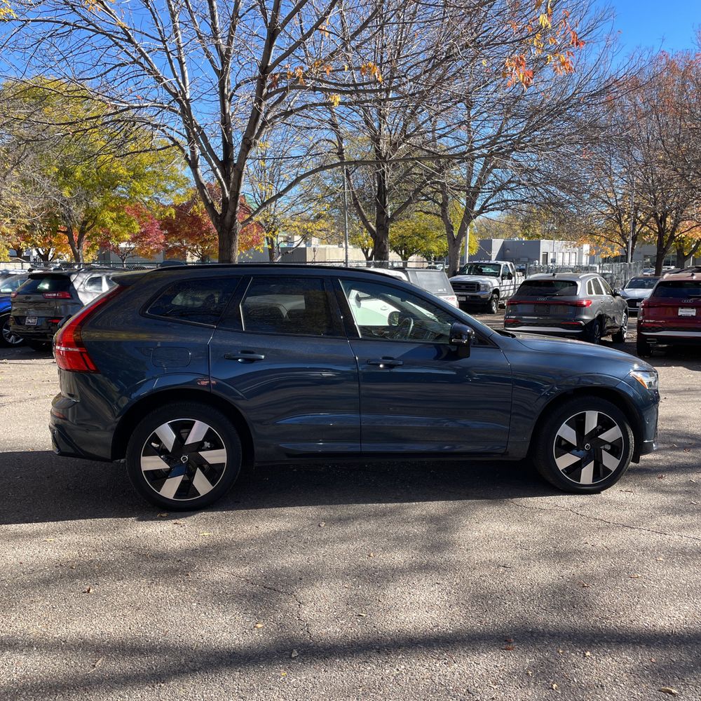 2024 Volvo XC60 T8 - Ultimate PHEV