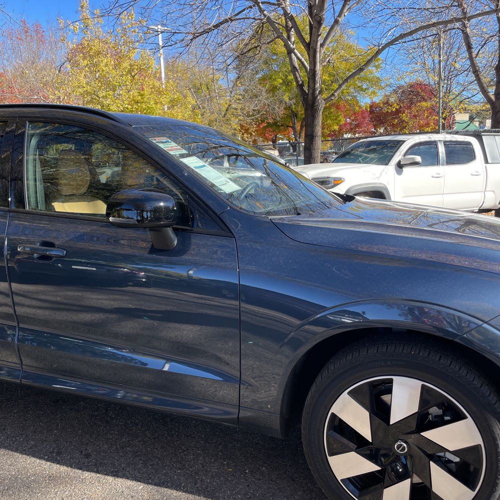 2024 Volvo XC60 T8 - Ultimate PHEV
