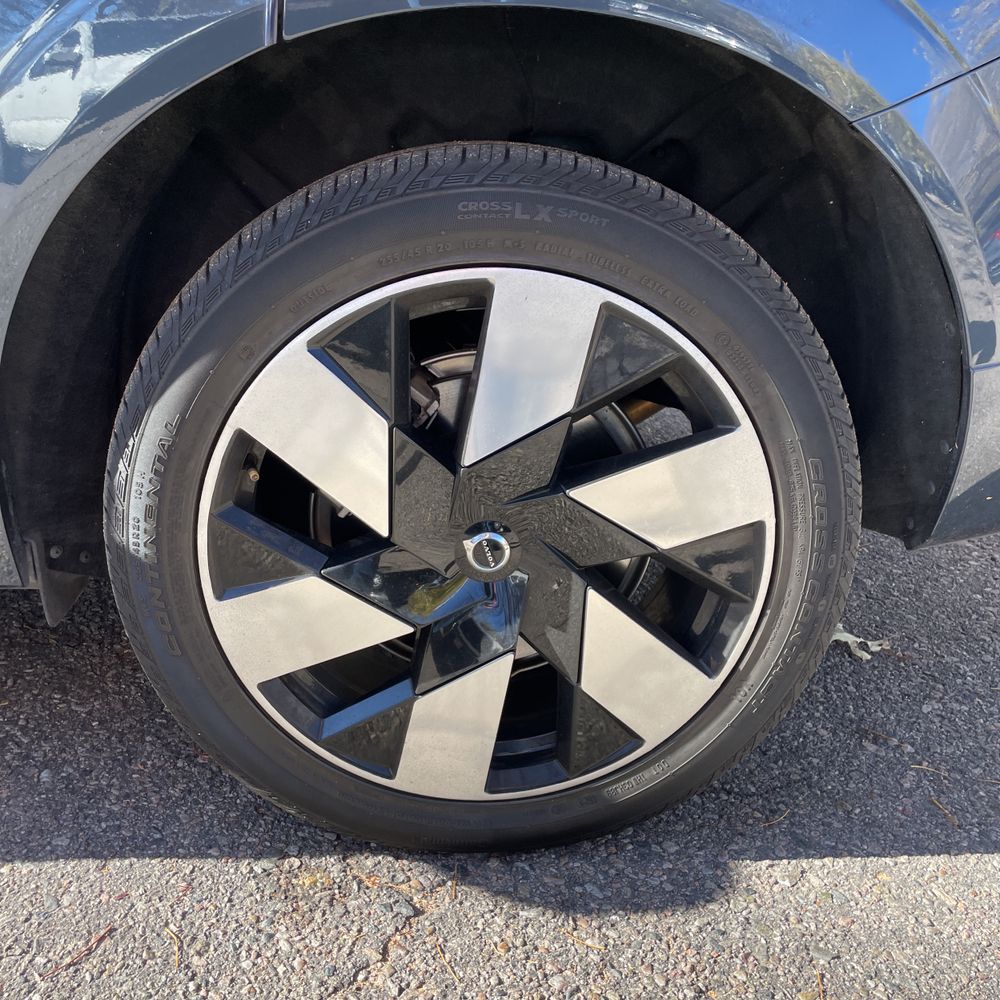 2024 Volvo XC60 T8 - Ultimate PHEV