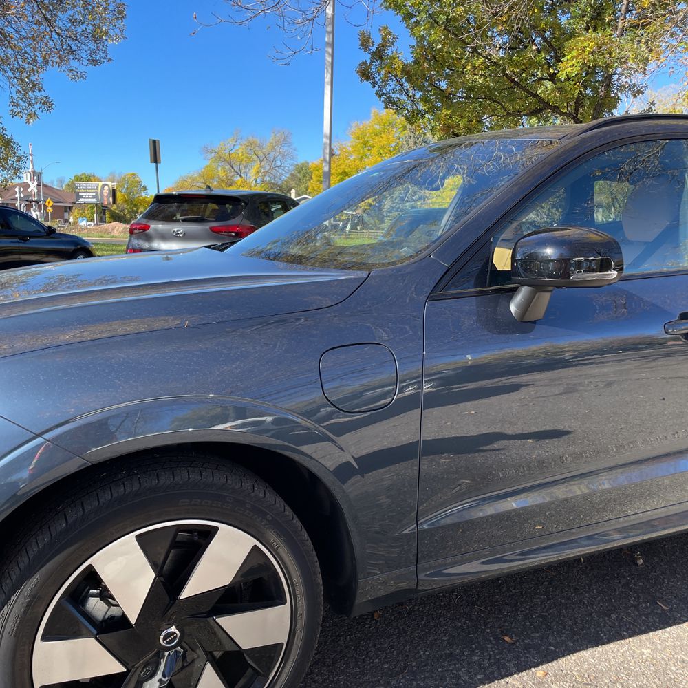 2024 Volvo XC60 T8 - Ultimate PHEV