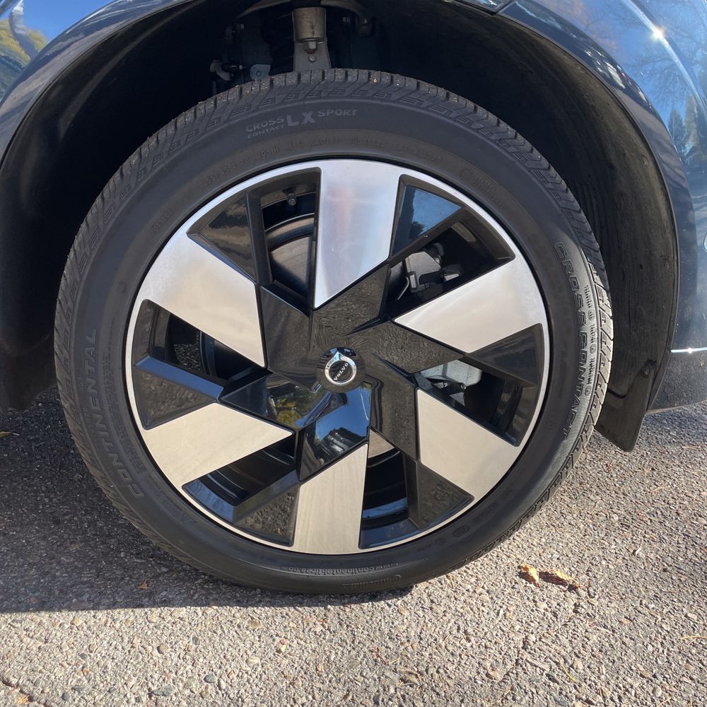 2024 Volvo XC60 T8 - Ultimate PHEV