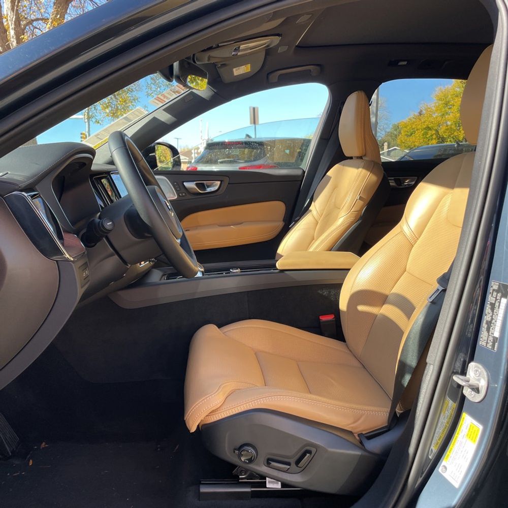 2024 Volvo XC60 T8 - Ultimate PHEV
