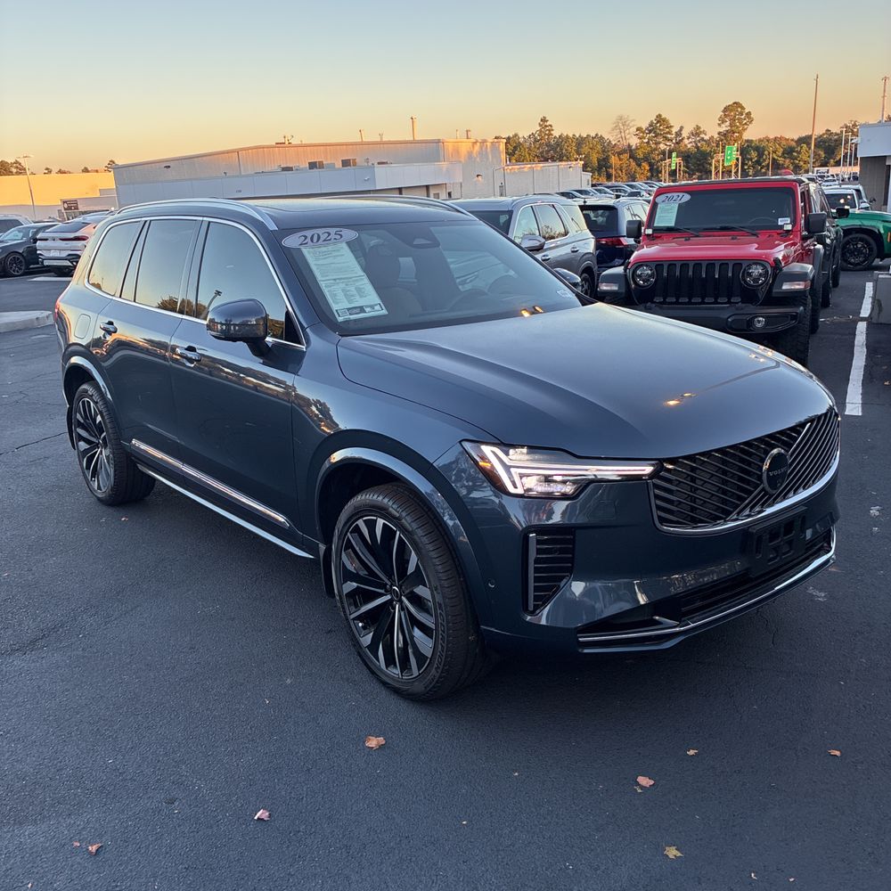 2025 Volvo XC90 T8 - Ultra PHEV