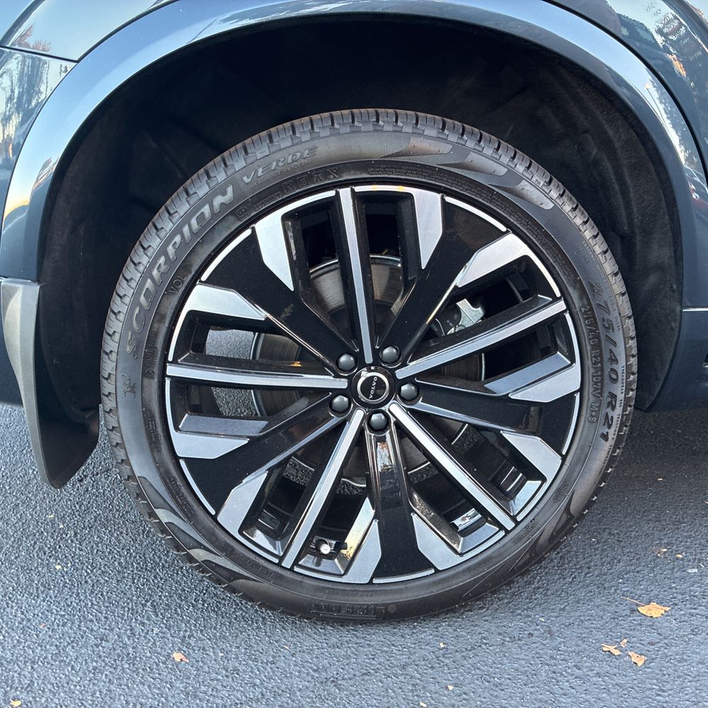2025 Volvo XC90 T8 - Ultra PHEV
