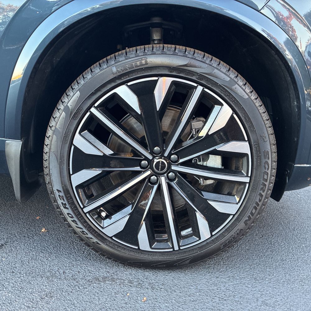 2025 Volvo XC90 T8 - Ultra PHEV