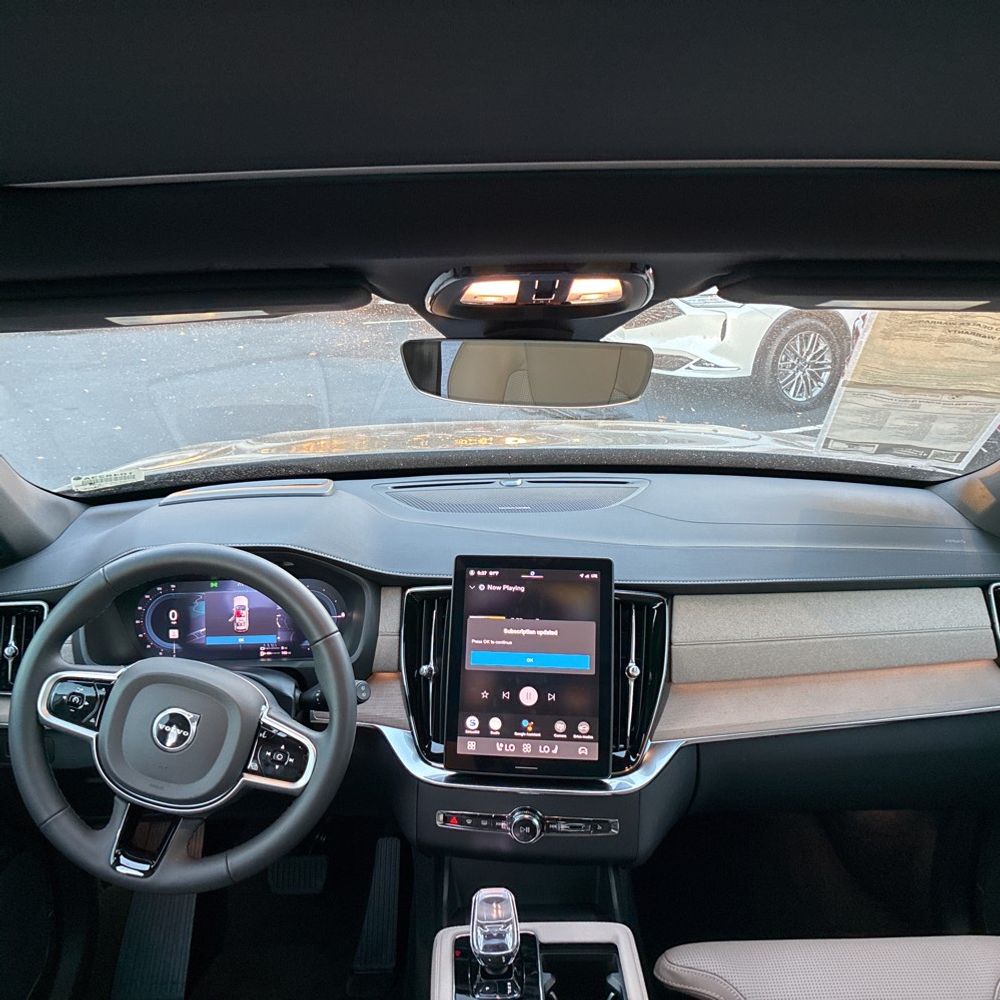 2025 Volvo XC90 T8 - Ultra PHEV