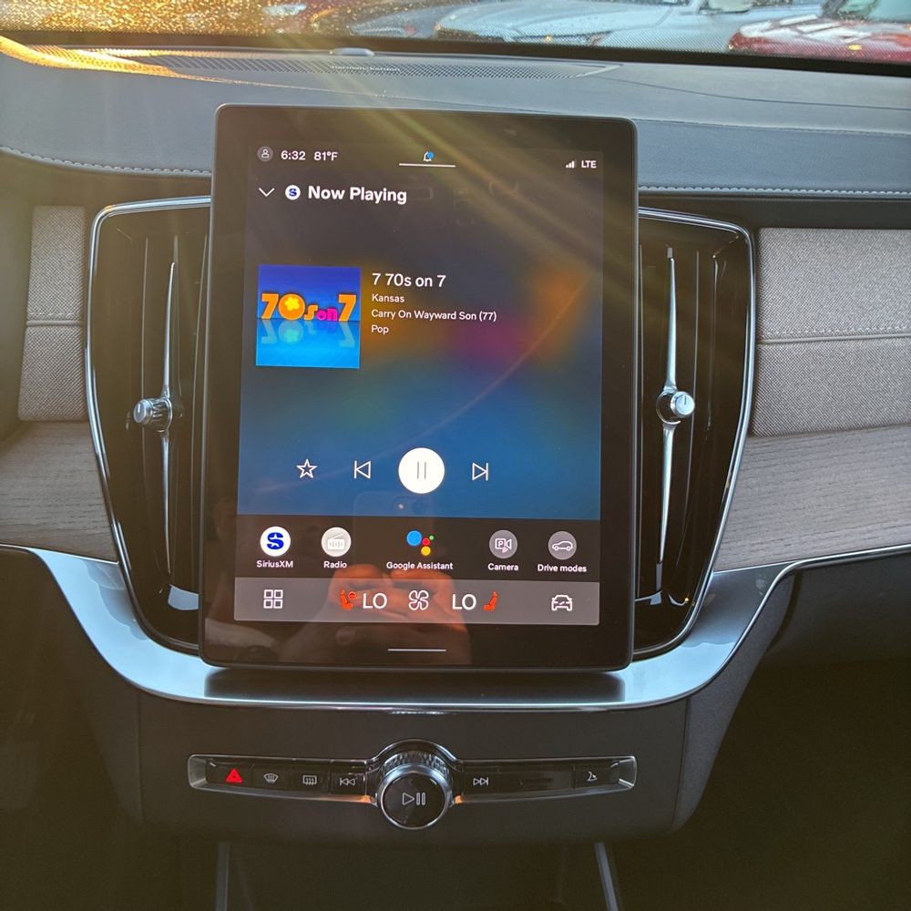 2025 Volvo XC90 T8 - Ultra PHEV