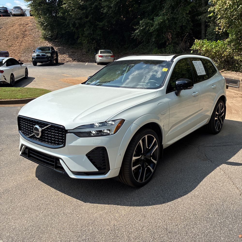 2025 Volvo XC60 T8 - Ultra PHEV