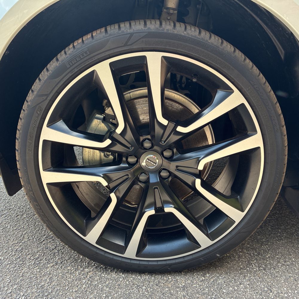 2025 Volvo XC60 T8 - Ultra PHEV