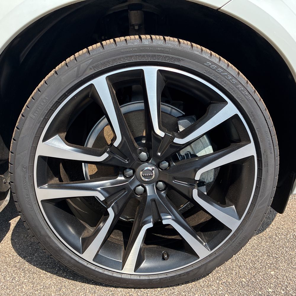 2025 Volvo XC60 T8 - Ultra PHEV