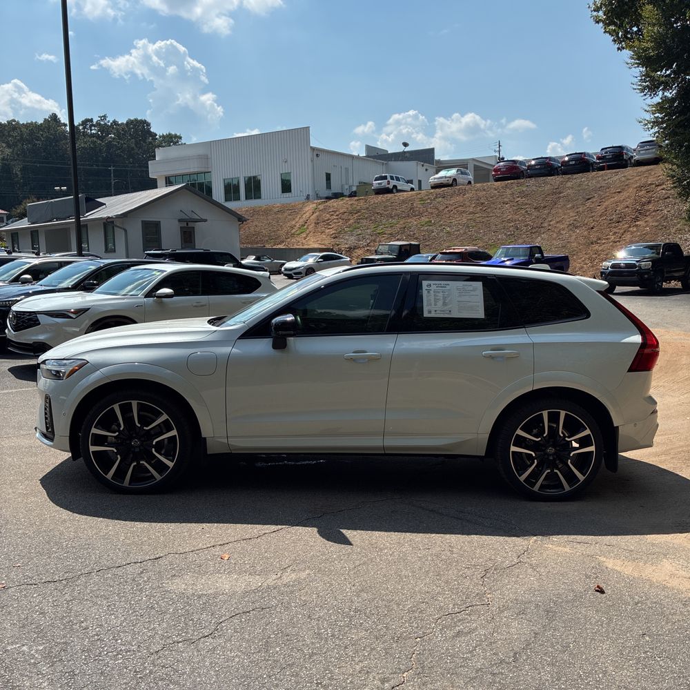 2025 Volvo XC60 T8 - Ultra PHEV