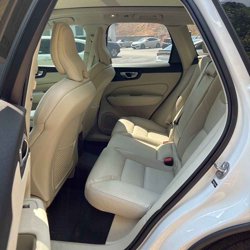 2025 Volvo XC60 T8 - Ultra PHEV