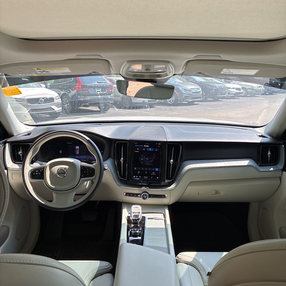2025 Volvo XC60 T8 - Ultra PHEV