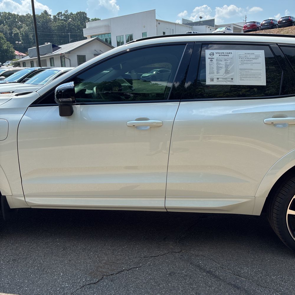 2025 Volvo XC60 T8 - Ultra PHEV