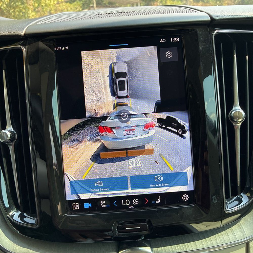2025 Volvo XC60 T8 - Ultra PHEV
