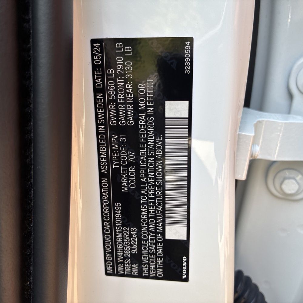 2025 Volvo XC60 T8 - Ultra PHEV
