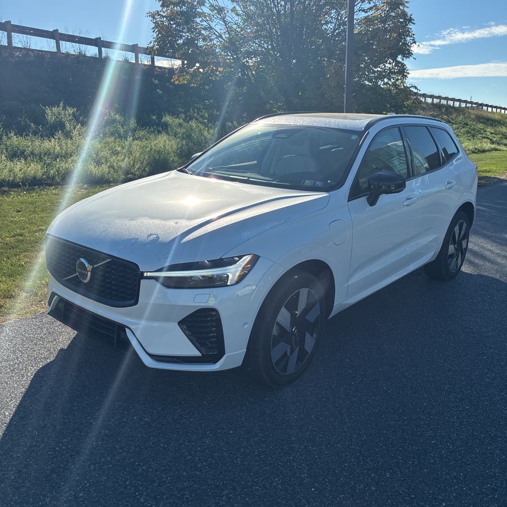 2025 Volvo XC60 T8 - Ultra PHEV