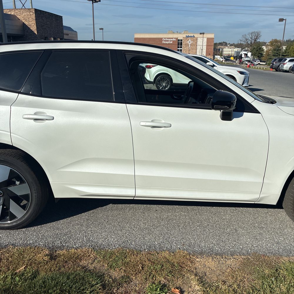 2025 Volvo XC60 T8 - Ultra PHEV