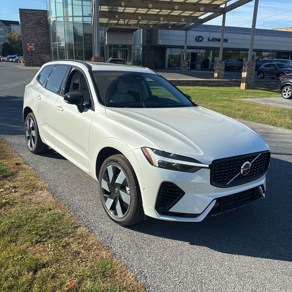 2025 Volvo XC60 T8 - Ultra PHEV