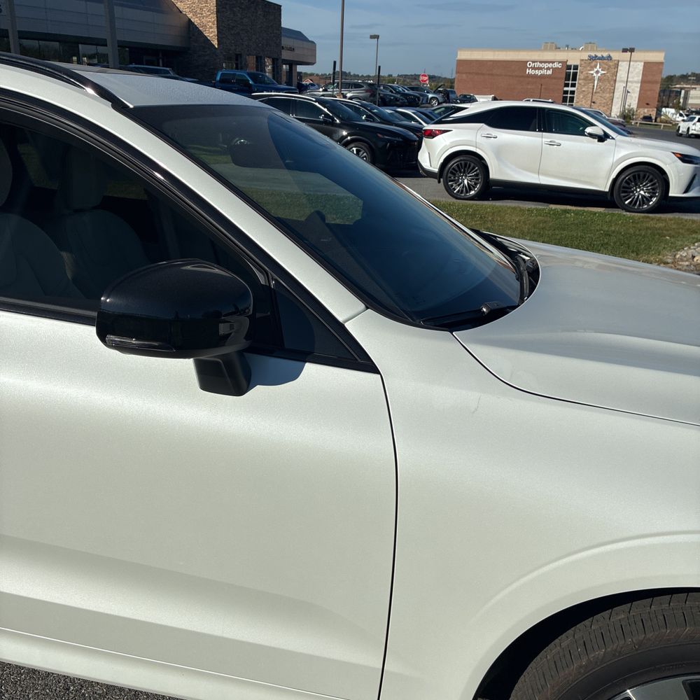 2025 Volvo XC60 T8 - Ultra PHEV