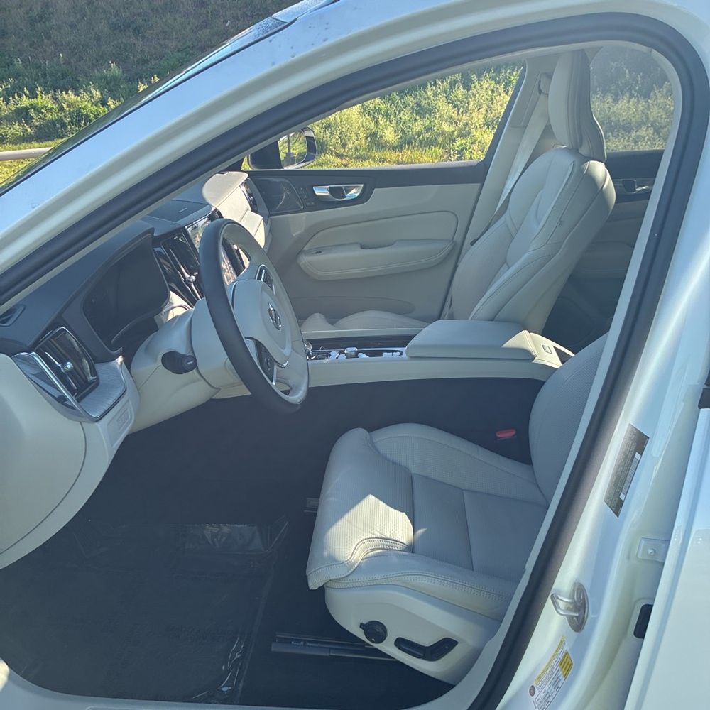 2025 Volvo XC60 T8 - Ultra PHEV