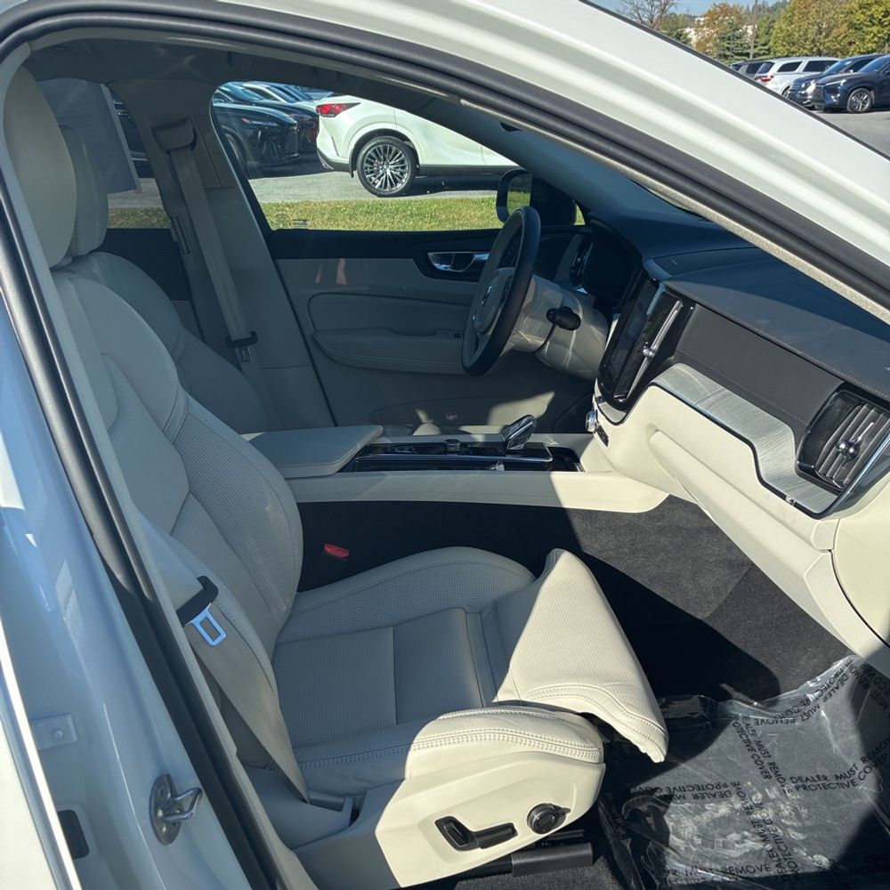 2025 Volvo XC60 T8 - Ultra PHEV