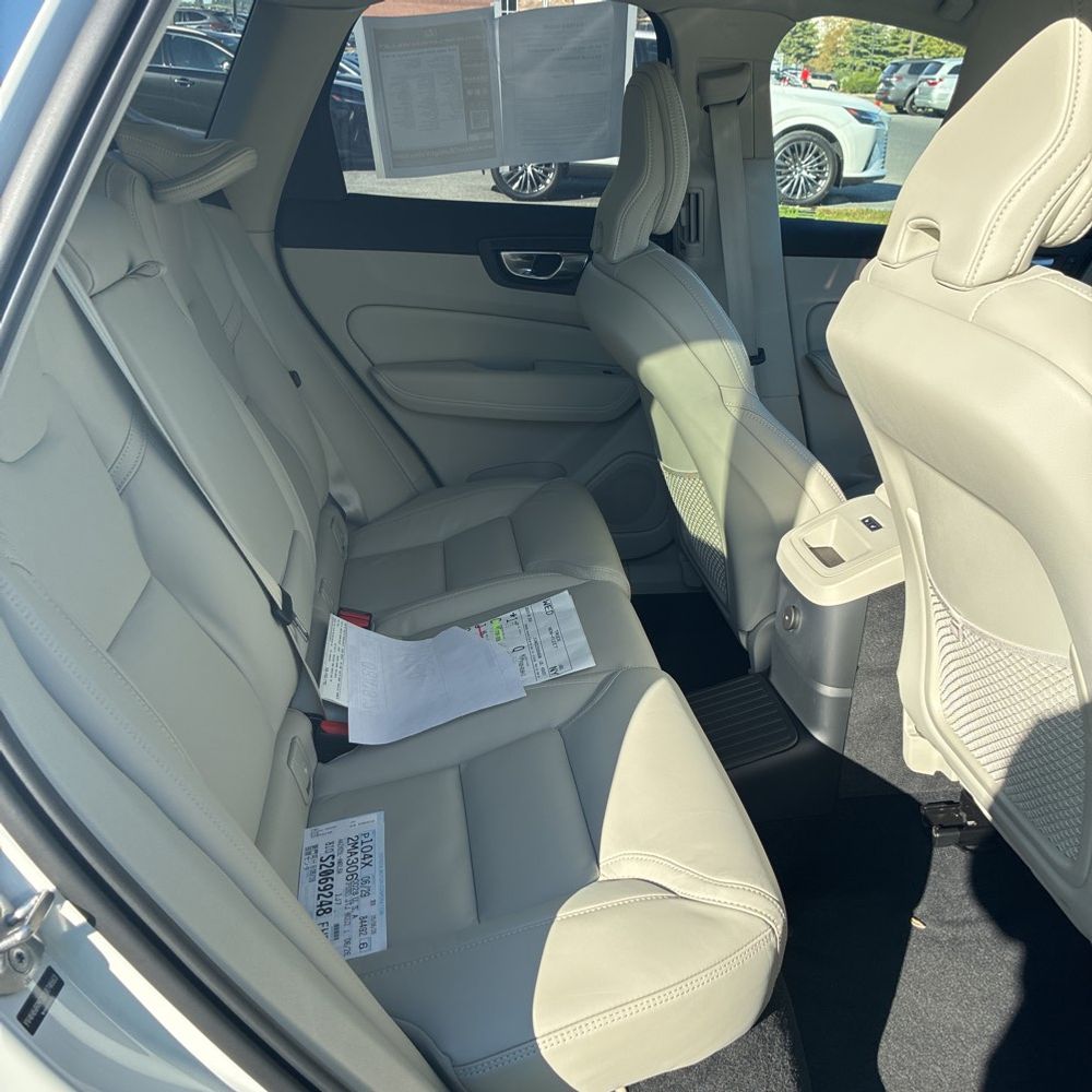 2025 Volvo XC60 T8 - Ultra PHEV