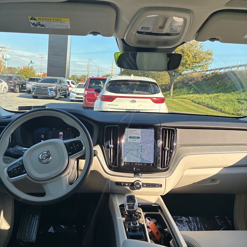 2025 Volvo XC60 T8 - Ultra PHEV