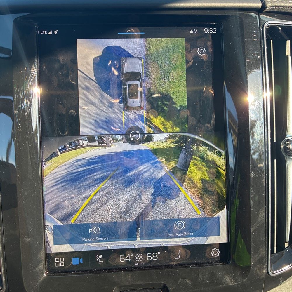 2025 Volvo XC60 T8 - Ultra PHEV