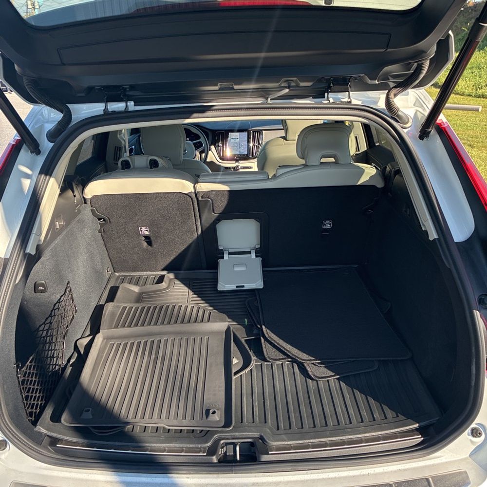 2025 Volvo XC60 T8 - Ultra PHEV
