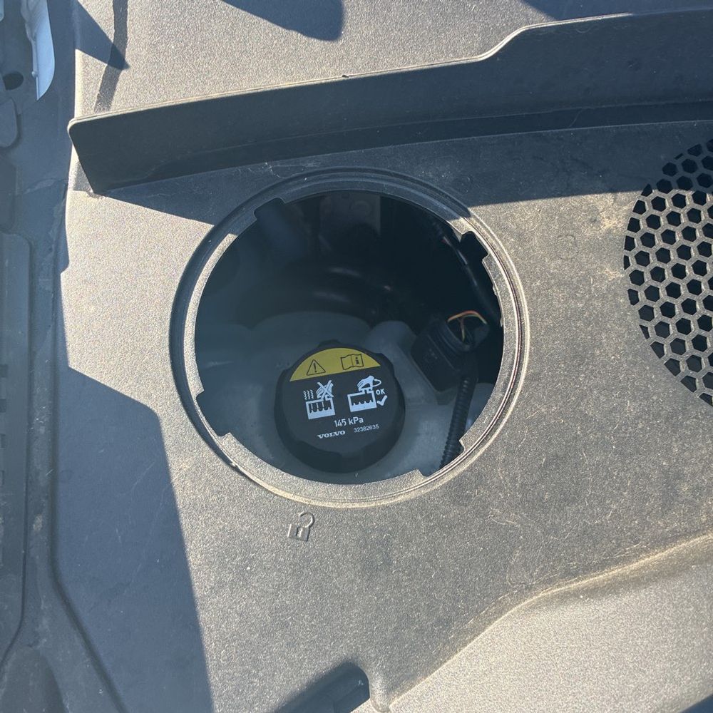 2025 Volvo XC60 T8 - Ultra PHEV