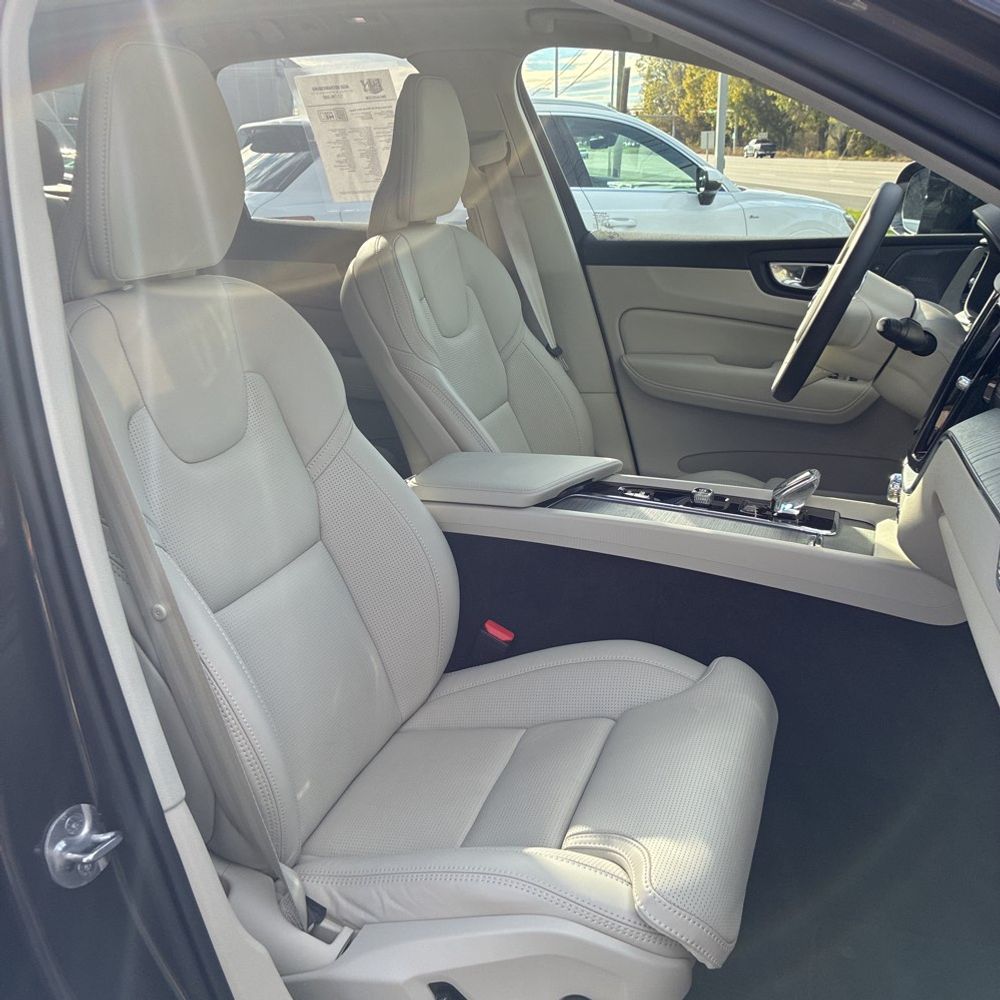 2024 Volvo XC60 B5 - Ultimate
