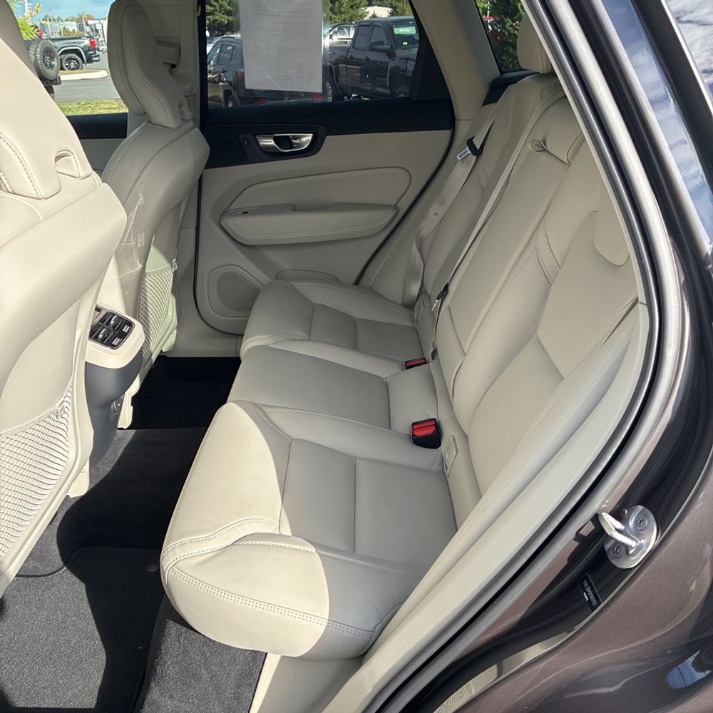 2024 Volvo XC60 B5 - Ultimate