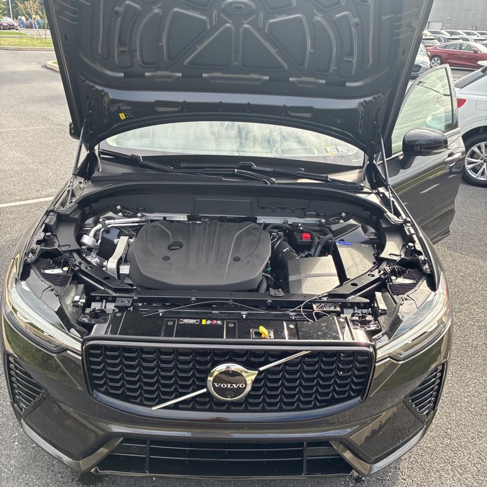 2024 Volvo XC60 B5 - Ultimate