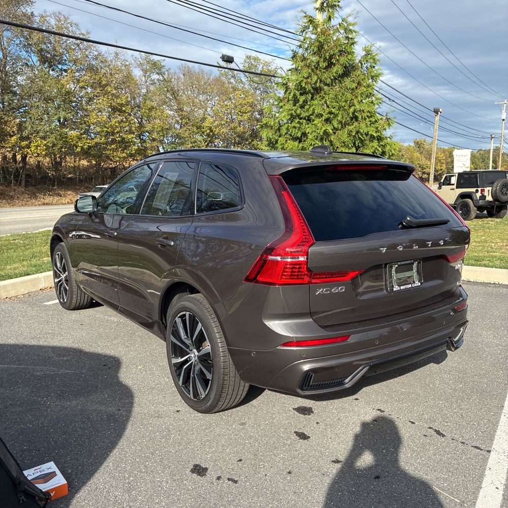 2024 Volvo XC60 B5 - Ultimate