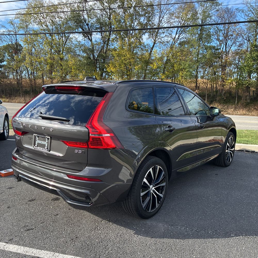 2024 Volvo XC60 B5 - Ultimate
